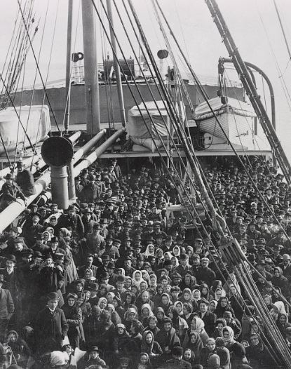 Immigrants on Atlantic liner 1906